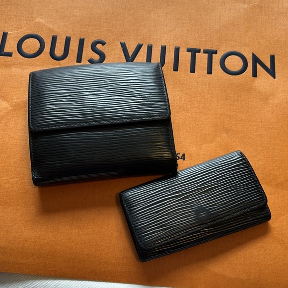 Louis Vuitton Wallet - Picture 13 of 13